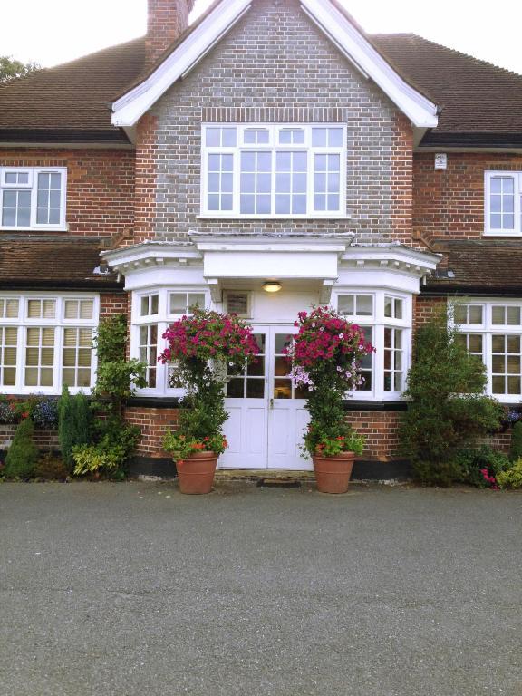 The Royal Standard Guest House Virginia Water Exterior foto