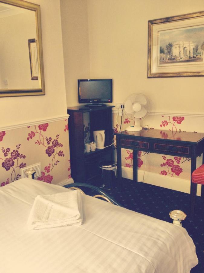 The Royal Standard Guest House Virginia Water Zimmer foto
